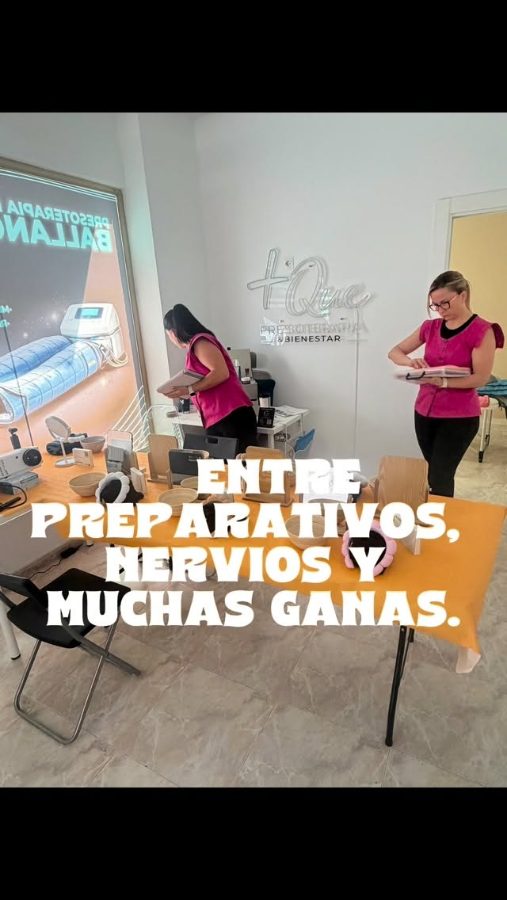 El equipo de +Que Presoterapia preparando el centro